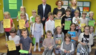 Spacerując jesienią z bohaterami utworów Wandy Chotomskiej” – rozstrzygnięcie konkursu plastycznego 2019 - kliknij, aby przejść do galerii