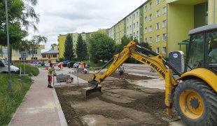 Powstaje nowa nawierzchnia ulicy Obrońców Pokoju - kliknij, aby przejść do galerii