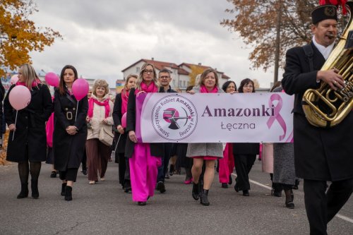 Marsz Różowej Wstążki w Łęcznej – wspólne kroki w walce o zdrowie