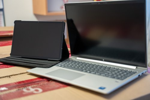 Wyrównywanie poziomu wyposażenia szkół w przenośne urządzenia multimedialne