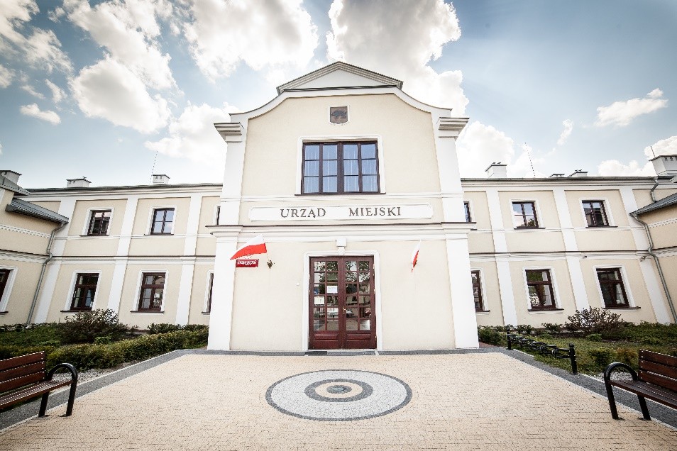 Zdjęcie Urzędu Miejskiego w Łęcznej od frontu